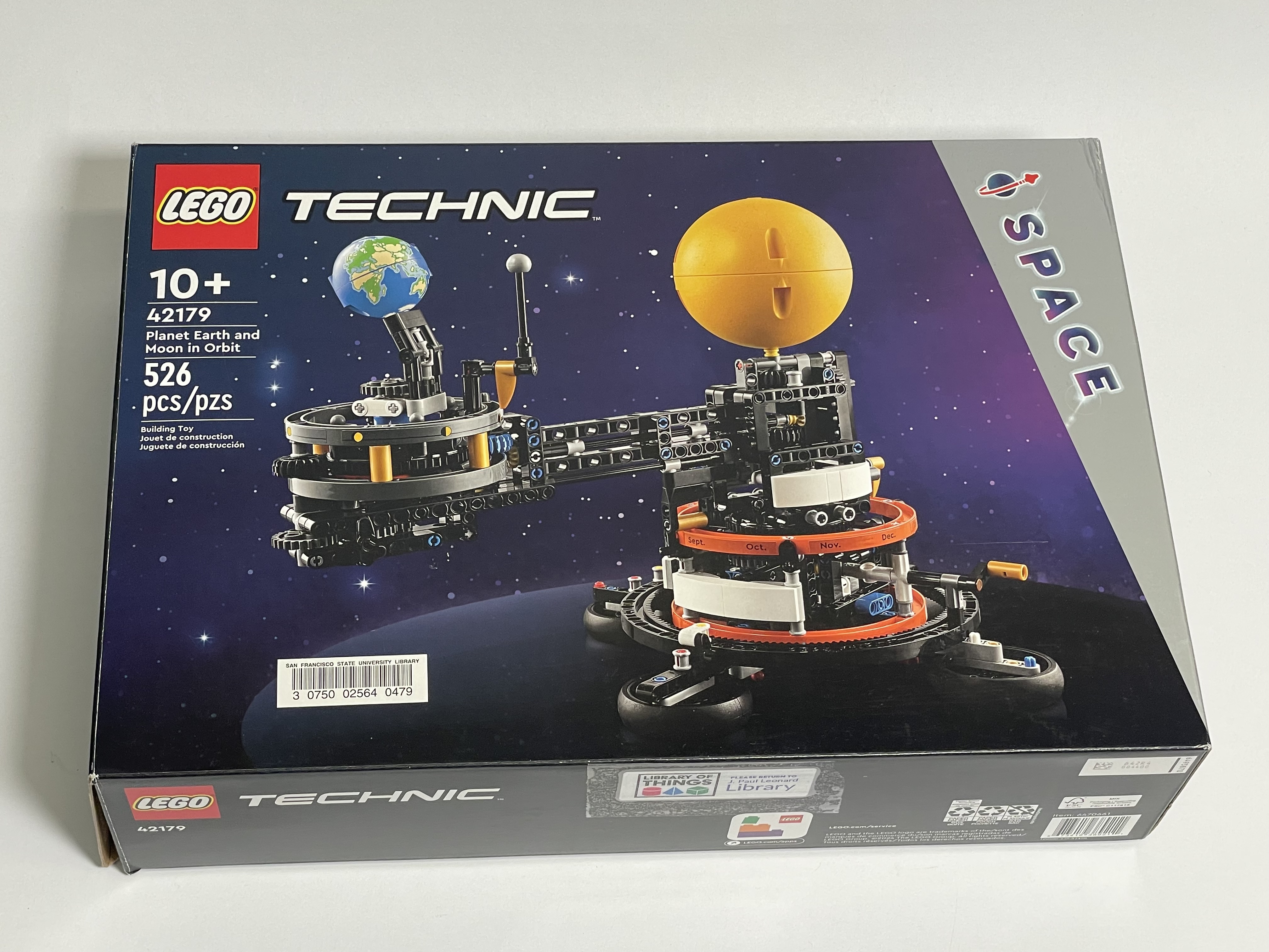 Planet Earth and Moon in Orbit Technic Legos img
