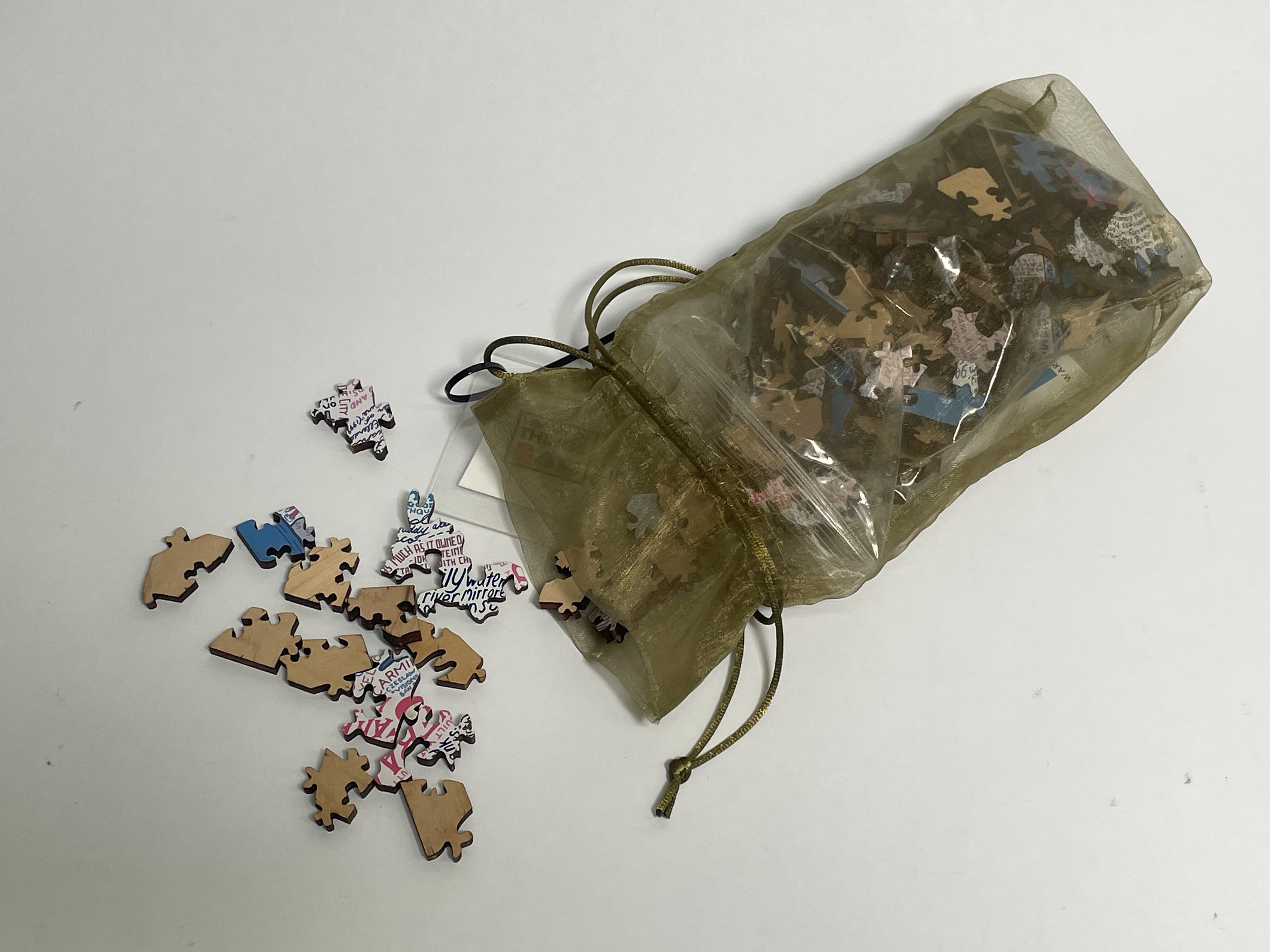 Bag of Jigsaw Puzzle img